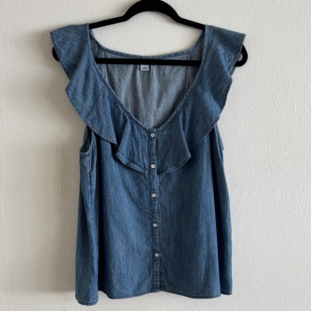 Old Navy Womens Chambray Blue Ruffle Sleeveless button down Blouse